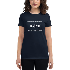 Women's "Die Welt ist flach" Flat 6 Pistons shirt